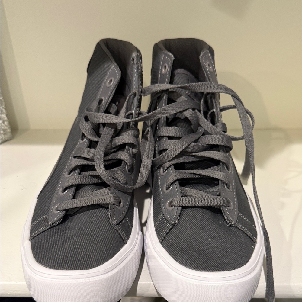 Puma Never worn Gray and White Platforms - Picture 3 of 5